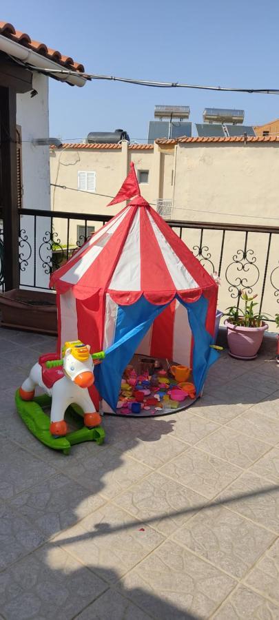אמוליאני Apartment Tsaira מראה חיצוני תמונה